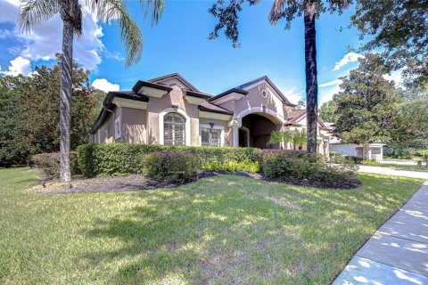 House in Land O' Lakes, Florida 4 bedrooms, 335.28 sq.m. № 1898568 - photo 2