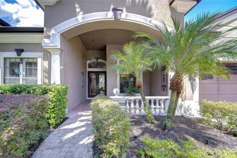 House in Land O' Lakes, Florida 4 bedrooms, 335.28 sq.m. № 1898568 - photo 3