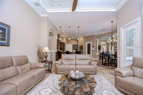 House in Land O' Lakes, Florida 4 bedrooms, 335.28 sq.m. № 1898568 - photo 21