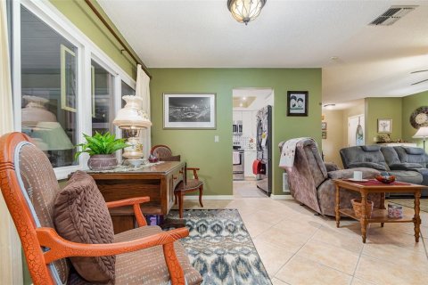 House in Deltona, Florida 3 bedrooms, 207.73 sq.m. № 1533311 - photo 7