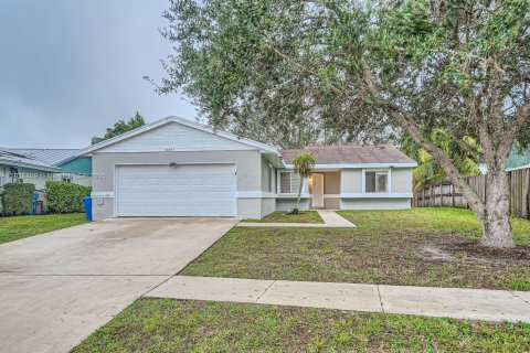 House in Royal Palm Beach, Florida 3 bedrooms, 166.48 sq.m. № 1828737 - photo 1