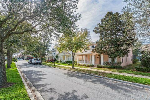 House in Winter Garden, Florida 4 bedrooms, 325.16 sq.m. № 1791257 - photo 2