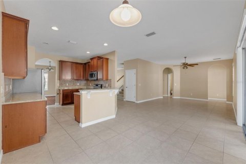 House in Winter Garden, Florida 4 bedrooms, 325.16 sq.m. № 1791257 - photo 10