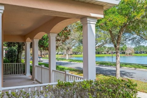 House in Winter Garden, Florida 4 bedrooms, 325.16 sq.m. № 1791257 - photo 3