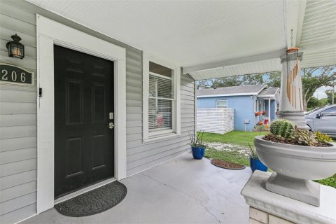 House in Tampa, Florida 2 bedrooms, 100.15 sq.m. № 1749270 - photo 7