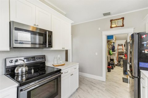 House in Tampa, Florida 2 bedrooms, 100.15 sq.m. № 1749270 - photo 18