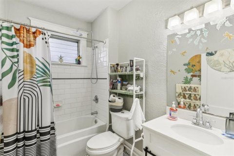 House in Tampa, Florida 2 bedrooms, 100.15 sq.m. № 1749270 - photo 20