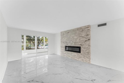 Condo in Coconut Creek, Florida, 2 bedrooms  № 2158066 - photo 7