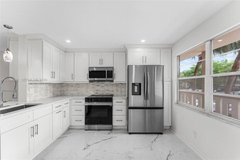 Condo in Coconut Creek, Florida, 2 bedrooms  № 2158066 - photo 4