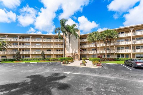 Condo in Coconut Creek, Florida, 2 bedrooms  № 2158066 - photo 30