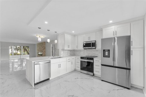 Condo in Coconut Creek, Florida, 2 bedrooms  № 2158066