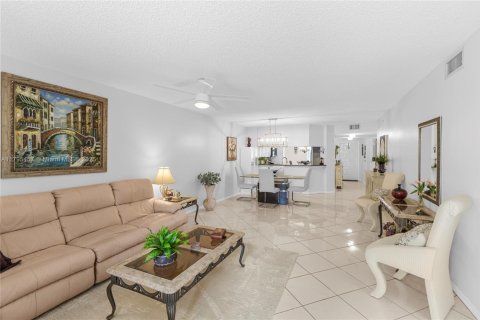 Condominio en venta en Sunrise, Florida, 2 dormitorios, 120.77 m2 № 1682305 - foto 10