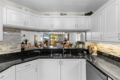 Condominio en venta en Sunrise, Florida, 2 dormitorios, 120.77 m2 № 1682305 - foto 2