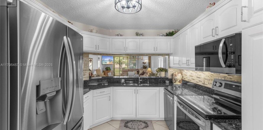Condominio en Sunrise, Florida, 2 dormitorios  № 1682305
