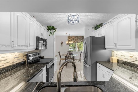 Condominio en venta en Sunrise, Florida, 2 dormitorios, 120.77 m2 № 1682305 - foto 4