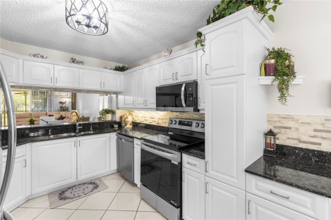Condominio en venta en Sunrise, Florida, 2 dormitorios, 120.77 m2 № 1682305 - foto 3