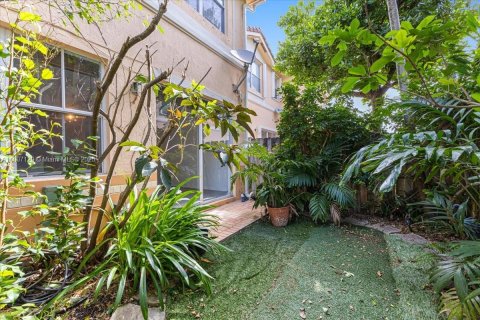 Touwnhouse à louer à Miami, Floride: 4 chambres, 166.57 m2 № 1963642 - photo 11