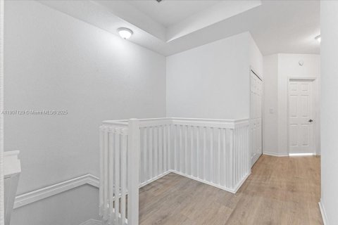 Touwnhouse à louer à Miami, Floride: 4 chambres, 166.57 m2 № 1963642 - photo 18