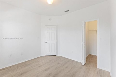 Touwnhouse à louer à Miami, Floride: 4 chambres, 166.57 m2 № 1963642 - photo 26