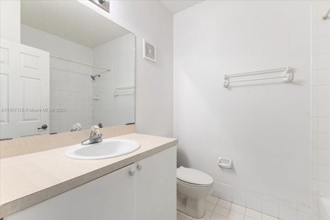 Touwnhouse à louer à Miami, Floride: 4 chambres, 166.57 m2 № 1963642 - photo 29