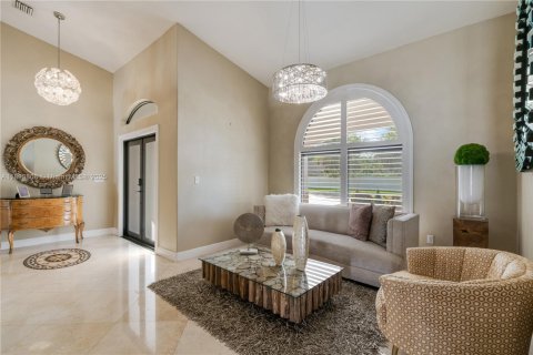 House in Miami, Florida 4 bedrooms, 235.6 sq.m. № 1950812 - photo 5