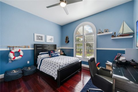 House in Miami, Florida 4 bedrooms, 235.6 sq.m. № 1950812 - photo 20