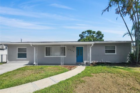 Casa en alquiler en Saint Petersburg, Florida, 3 dormitorios, 115.94 m2 № 1903442 - foto 1