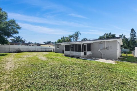 Casa en alquiler en Saint Petersburg, Florida, 3 dormitorios, 115.94 m2 № 1903442 - foto 16