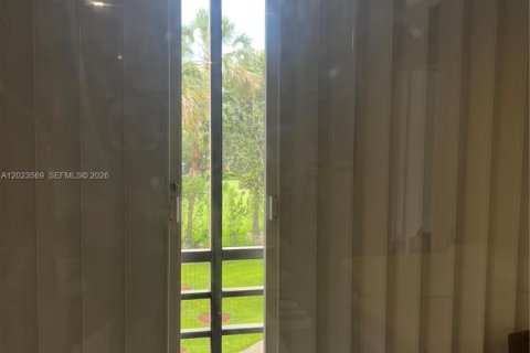 Copropriété à louer à Pembroke Pines, Floride: 2 chambres, 99.41 m2 № 2077359 - photo 24