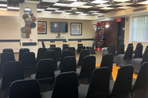 Copropriété à louer à Pembroke Pines, Floride: 2 chambres, 99.41 m2 № 2077359 - photo 25