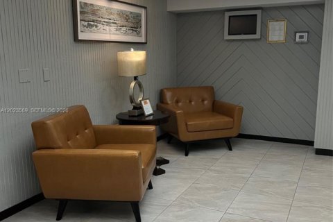 Copropriété à louer à Pembroke Pines, Floride: 2 chambres, 99.41 m2 № 2077359 - photo 19