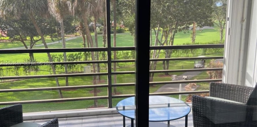 Condo à Pembroke Pines, Floride, 2 chambres  № 2077359