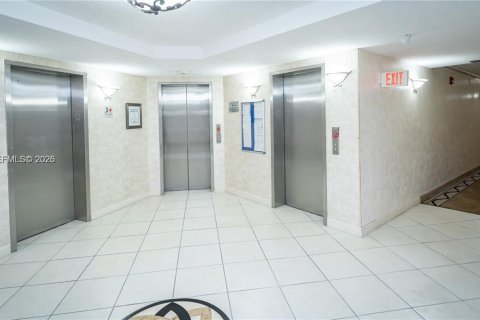 Copropriété à louer à Pembroke Pines, Floride: 2 chambres, 99.41 m2 № 2077359 - photo 12