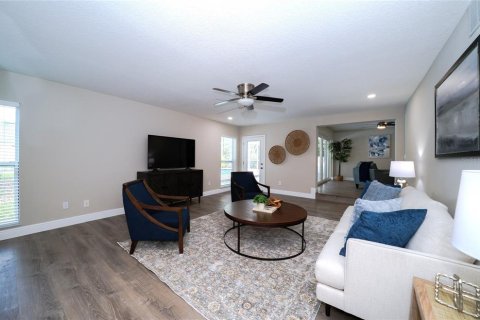 House in Tampa, Florida 3 bedrooms, 177.35 sq.m. № 1767281 - photo 18