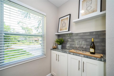 House in Tampa, Florida 3 bedrooms, 177.35 sq.m. № 1767281 - photo 8