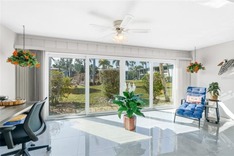 Condo in Holmes Beach, Florida, 2 bedrooms  № 2337484 - photo 12