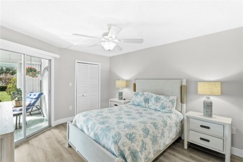 Condo in Holmes Beach, Florida, 2 bedrooms  № 2337484 - photo 15