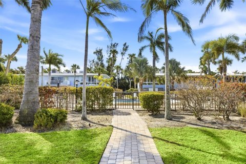 Condo in Holmes Beach, Florida, 2 bedrooms  № 2337484 - photo 26