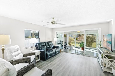 Condo in Holmes Beach, Florida, 2 bedrooms  № 2337484 - photo 9