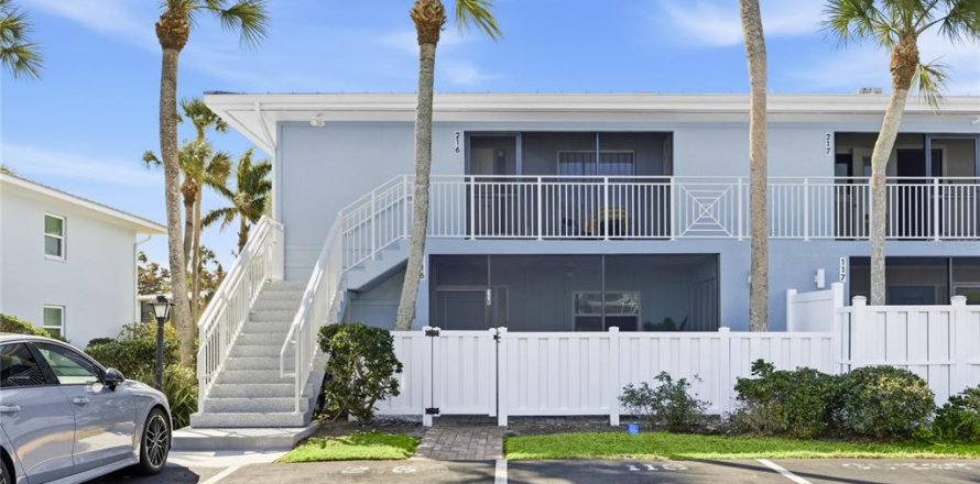 Condo in Holmes Beach, Florida, 2 bedrooms  № 2337484