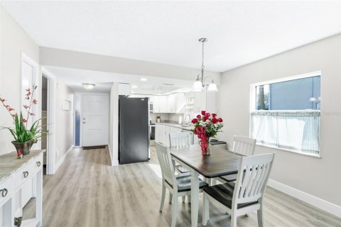 Condo in Holmes Beach, Florida, 2 bedrooms  № 2337484 - photo 6