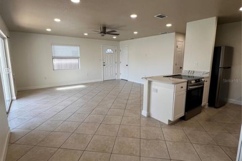 Apartamento en alquiler en Redington Shores, Florida, 2 dormitorios, 102.19 m2 № 1873360 - foto 4