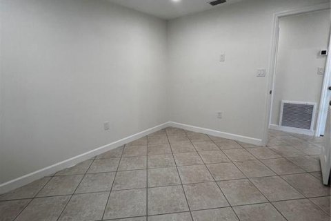 Apartamento en alquiler en Redington Shores, Florida, 2 dormitorios, 102.19 m2 № 1873360 - foto 17