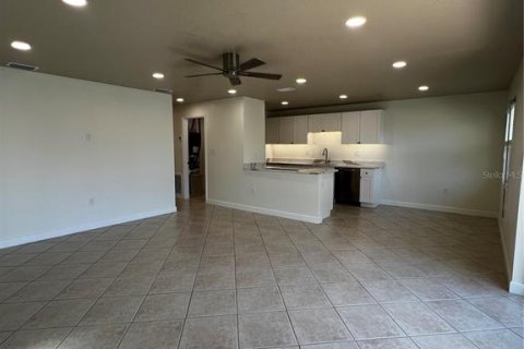 Apartamento en alquiler en Redington Shores, Florida, 2 dormitorios, 102.19 m2 № 1873360 - foto 3