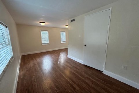 Villa ou maison à louer à Gainesville, Floride: 2 chambres, 97.64 m2 № 2103872 - photo 28