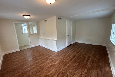 Villa ou maison à louer à Gainesville, Floride: 2 chambres, 97.64 m2 № 2103872 - photo 29