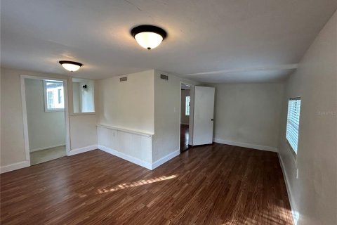 Villa ou maison à louer à Gainesville, Floride: 2 chambres, 97.64 m2 № 2103872 - photo 2