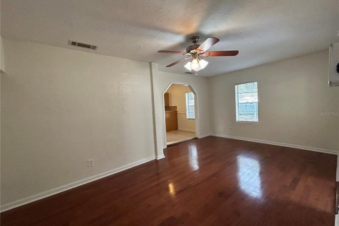 Villa ou maison à louer à Gainesville, Floride: 2 chambres, 97.64 m2 № 2103872 - photo 5