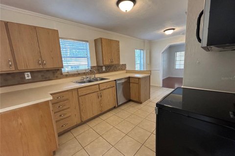 Villa ou maison à louer à Gainesville, Floride: 2 chambres, 97.64 m2 № 2103872 - photo 10