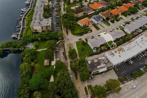 Adosado en venta en North Miami, Florida, 2 dormitorios, 119.1 m2 № 1877560 - foto 30